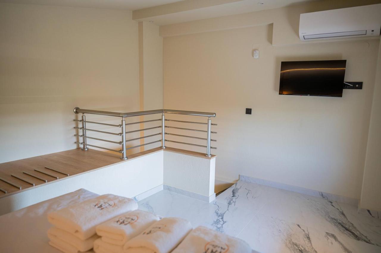Fay Suites Flogita Buitenkant foto